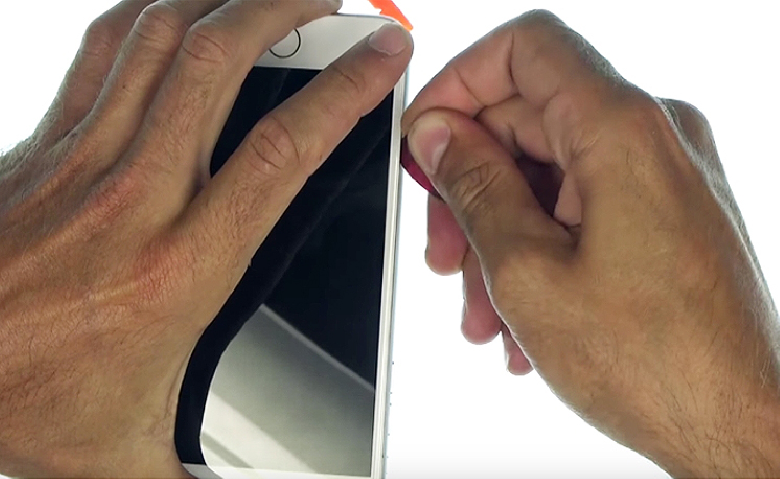 Changement d'écran complet pré-monté (châssis+vitre+LCD) sur iPhone 7 Plus photo 3